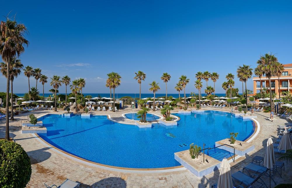 Hipotels Barrosa Palace & Spa Chiclana de la Frontera Ngoại thất bức ảnh Pool at the Nissi Beach Hotel