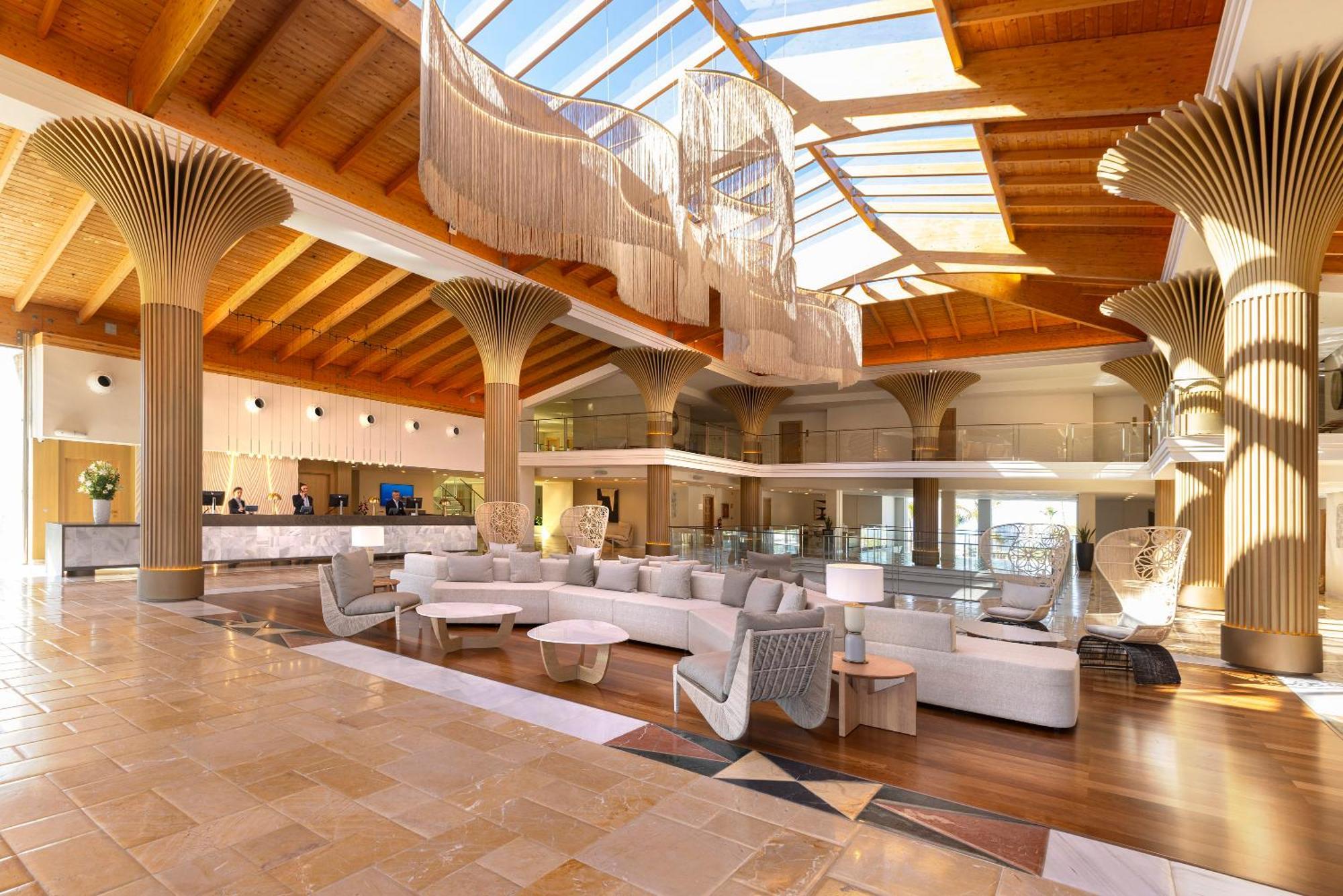 Hipotels Barrosa Palace & Spa Chiclana de la Frontera Ngoại thất bức ảnh The interior of the hotel