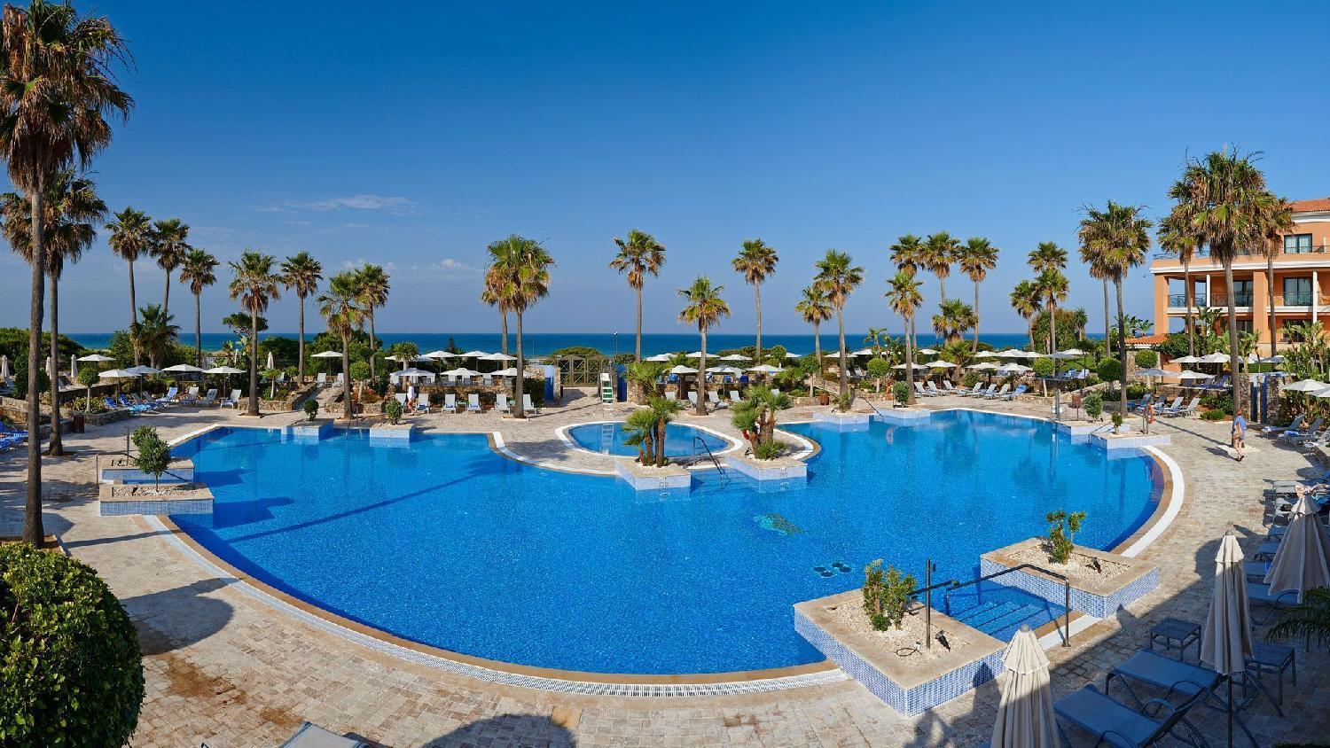 Hipotels Barrosa Palace & Spa Chiclana de la Frontera Ngoại thất bức ảnh Pool at the Nissi Beach Hotel