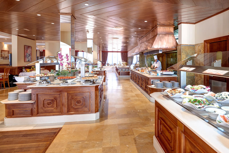 Hipotels Barrosa Palace & Spa Chiclana de la Frontera Ngoại thất bức ảnh The buffet at the hotel