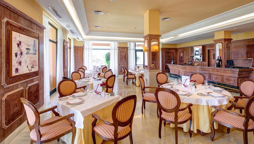 Hipotels Barrosa Palace & Spa Chiclana de la Frontera Ngoại thất bức ảnh Restaurant